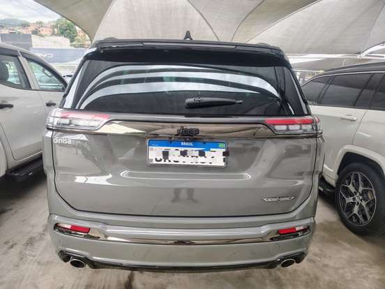JEEP-COMMANDER-2024
