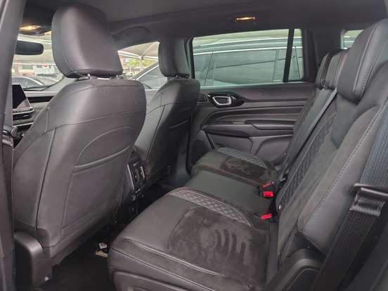 JEEP-COMMANDER-2024