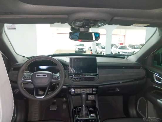 JEEP-COMMANDER-2024
