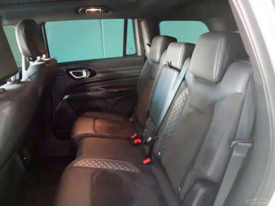 JEEP-COMMANDER-2024