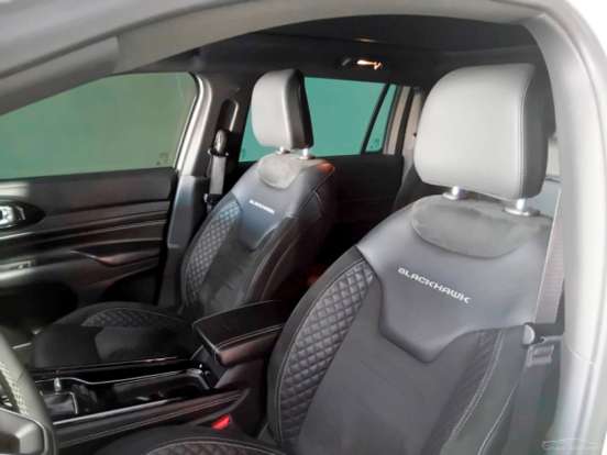 JEEP-COMMANDER-2.0 HURRICANE 4 TURBO GASOLINA BLACKHAWK AT9 JEEP-COMMANDER-2024