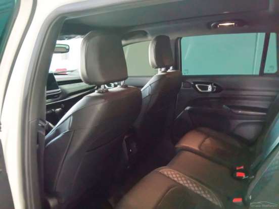 JEEP-COMMANDER-2024