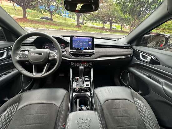 JEEP-COMMANDER-2025