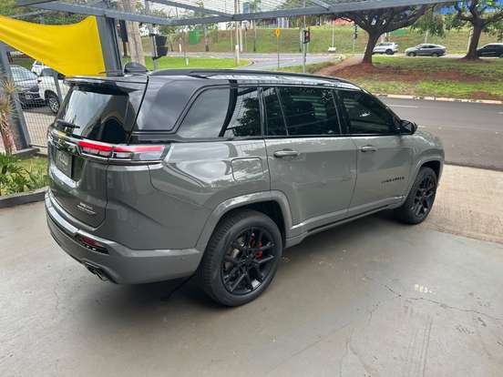 JEEP-COMMANDER-2.0 HURRICANE 4 TURBO GASOLINA BLACKHAWK AT9 JEEP-COMMANDER-2025