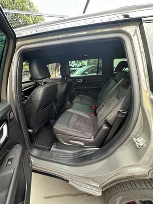 JEEP-COMMANDER-2025