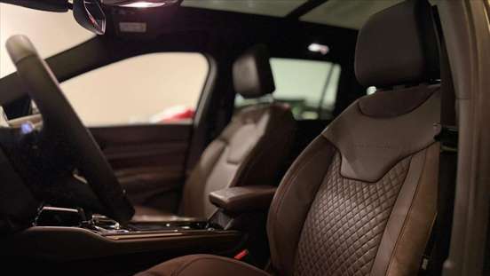 JEEP-COMMANDER-2024