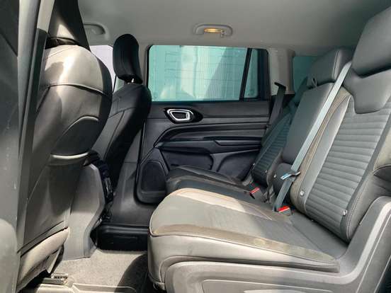 JEEP-COMMANDER-2.0 TD380 TURBO DIESEL LIMITED AT9 JEEP-COMMANDER-2024