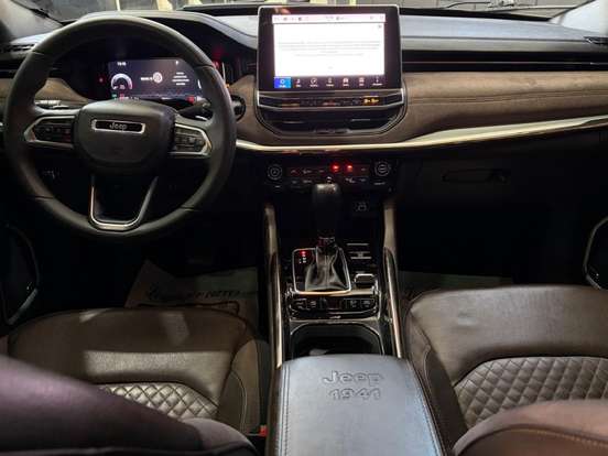 JEEP-COMMANDER-2024