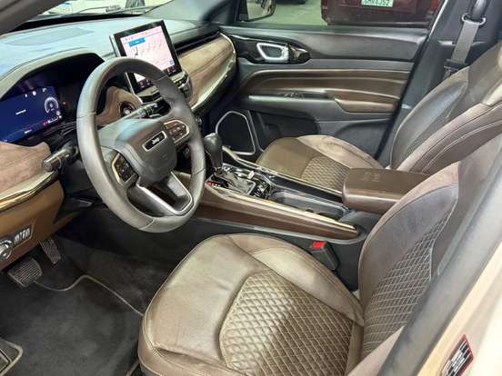 JEEP-COMMANDER-2024