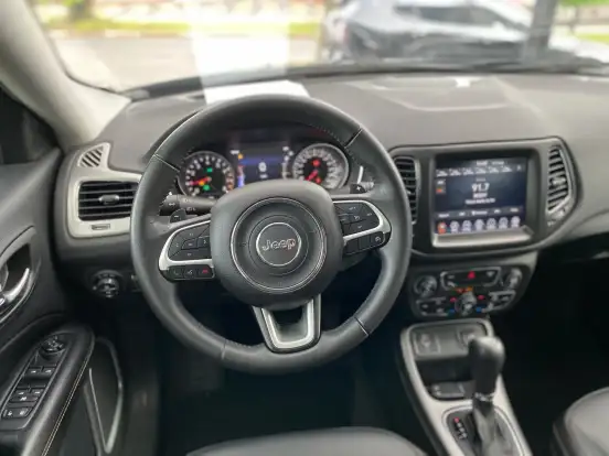 JEEP-COMPASS-2.0 16V FLEX LONGITUDE AUTOMÁTICO JEEP-COMPASS-2019