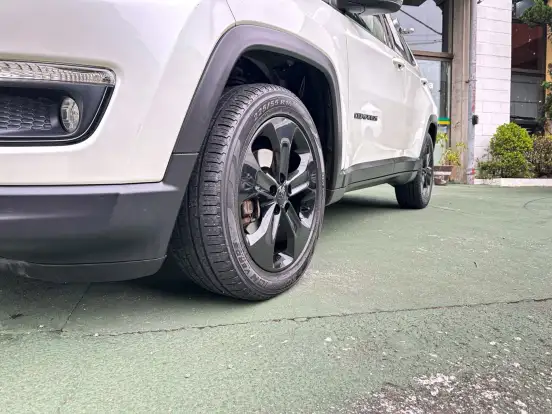 JEEP-COMPASS-2.0 16V FLEX NIGHT EAGLE AUTOMÁTICO JEEP-COMPASS-2018