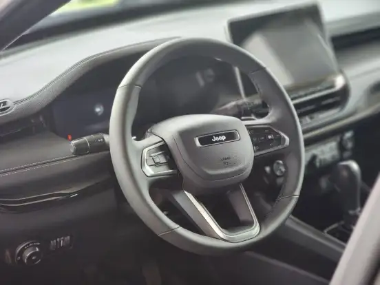 JEEP-COMPASS-2.0 HURRICANE 4 TURBO GASOLINA BLACKHAWK AT9 JEEP-COMPASS-2025