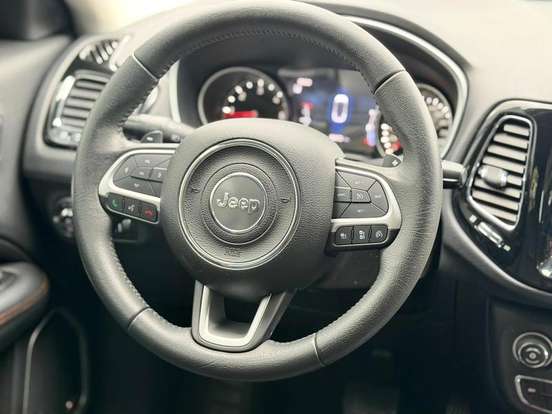 JEEP-COMPASS-2.0 16V DIESEL LIMITED 4X4 AUTOMÁTICO JEEP-COMPASS-2020
