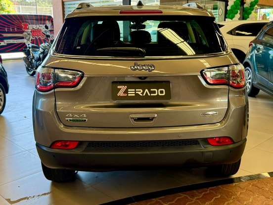 JEEP-COMPASS-2.0 16V DIESEL LONGITUDE 4X4 AUTOMÁTICO JEEP-COMPASS-2017