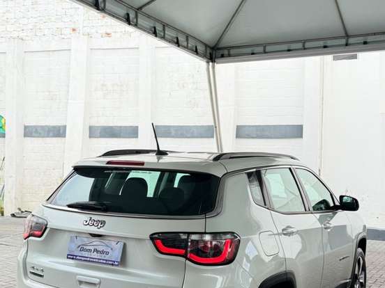 JEEP-COMPASS-2.0 16V DIESEL LONGITUDE 4X4 AUTOMÁTICO JEEP-COMPASS-2016