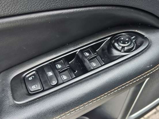 JEEP-COMPASS-2.0 16V FLEX LONGITUDE AUTOMÁTICO JEEP-COMPASS-2020