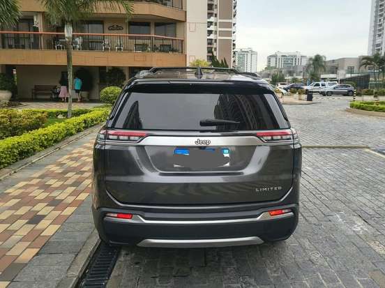 JEEP-COMMANDER-2023
