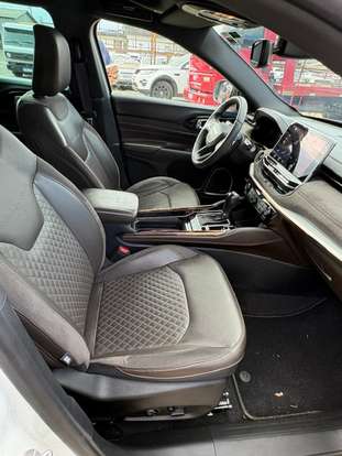 JEEP-COMMANDER-2022