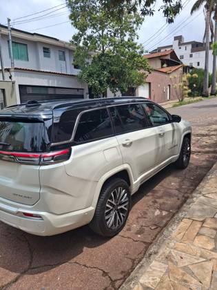 JEEP COMMANDER 2.2 TURBO DIESEL OVERLAND AT9