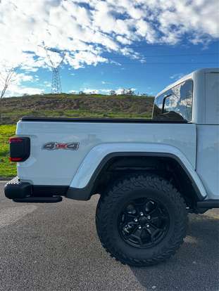 JEEP-GLADIATOR-2023