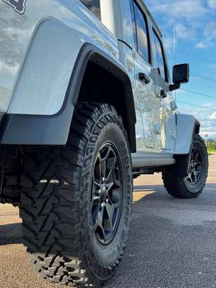 JEEP-GLADIATOR-2023
