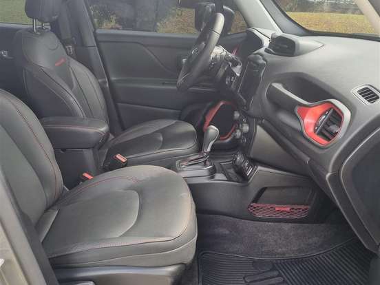 JEEP-RENEGADE-1.3 T270 TURBO FLEX TRAILHAWK 4X4 AT9 JEEP-RENEGADE-2024