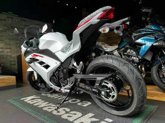KAWASAKI-NINJA 300-2026