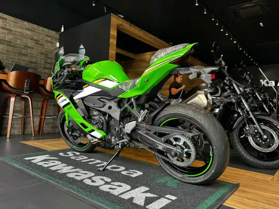 KAWASAKI-NINJA ZX-4RR-2026