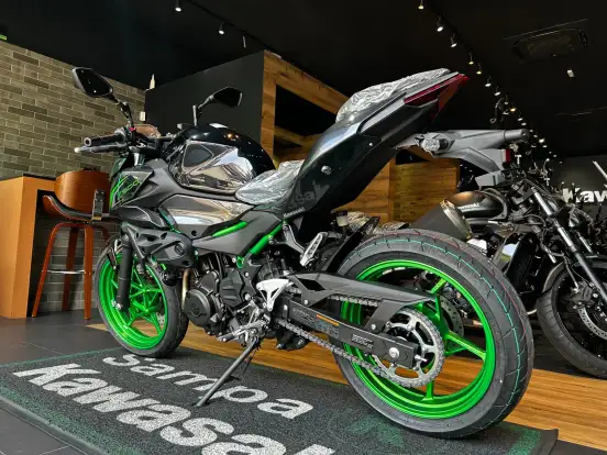 KAWASAKI-Z500 SE-2025