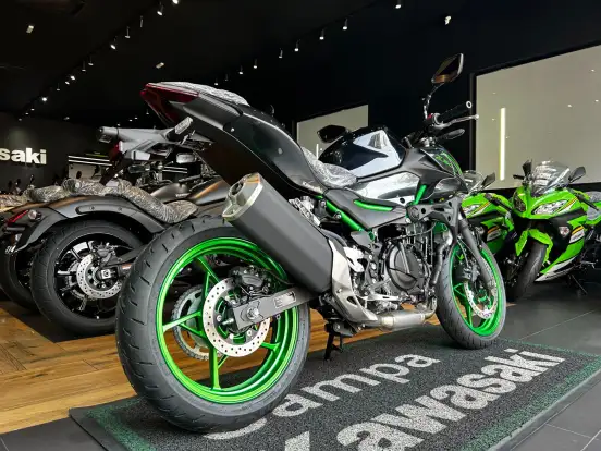 KAWASAKI-Z500 SE-2025