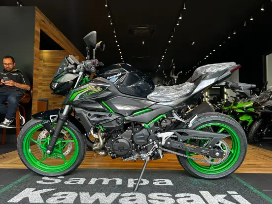 KAWASAKI-Z500 SE KAWASAKI-Z500 SE-2025