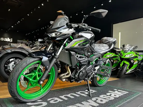 KAWASAKI-Z500 SE-2025