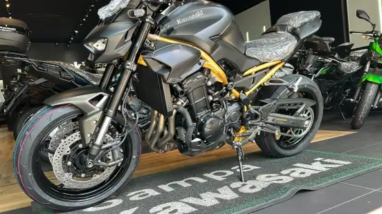 KAWASAKI-Z900-2026
