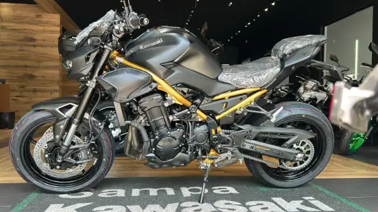 KAWASAKI-Z900-2026
