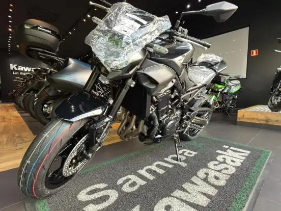 KAWASAKI-Z900-2026