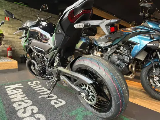 KAWASAKI-Z900-2026