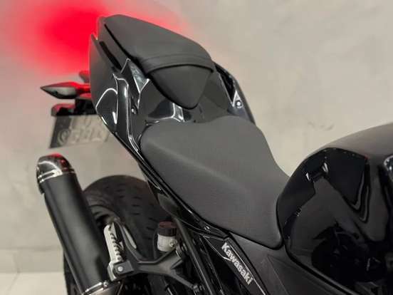 KAWASAKI-NINJA 400-2019