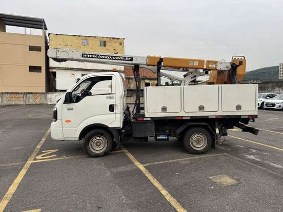 KIA-BONGO-2.5 TD DIESEL STD CS 4x4 MANUAL KIA-BONGO-2024