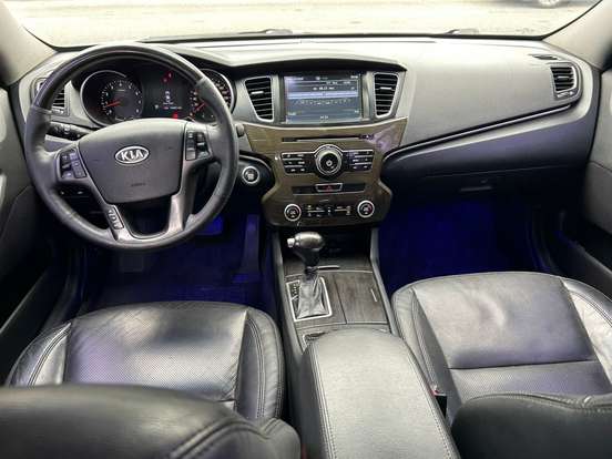 KIA-CADENZA-2011