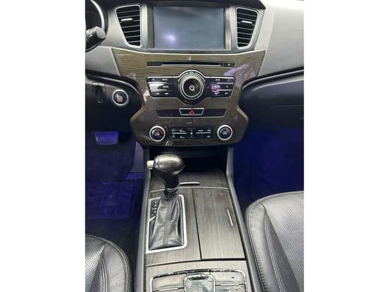 KIA-CADENZA-2011