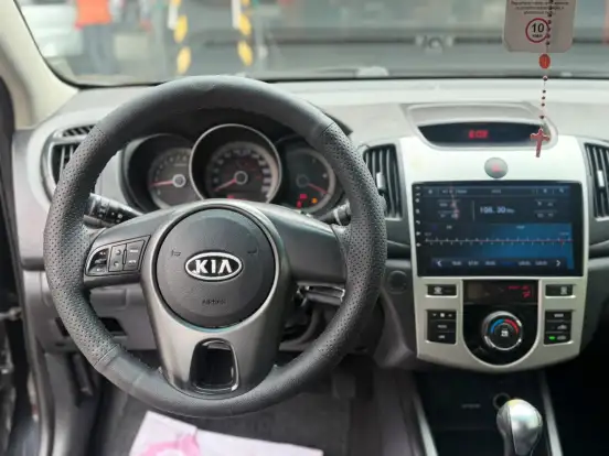 KIA-CERATO-2010