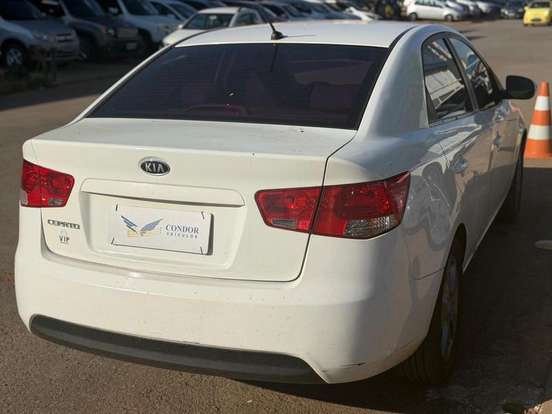 KIA-CERATO-2010