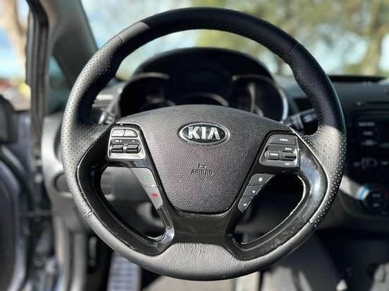 KIA-CERATO-1.6 SX 16V FLEX 4P AUTOMÁTICO KIA-CERATO-2017