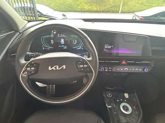 KIA-NIRO-2022