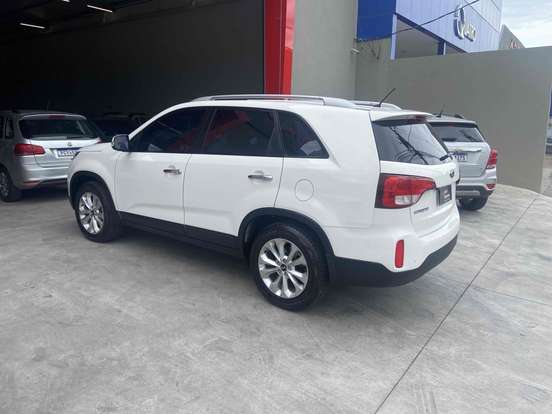 KIA-SORENTO-2.4 16V GASOLINA EX AUTOMÁTICO KIA-SORENTO-2014