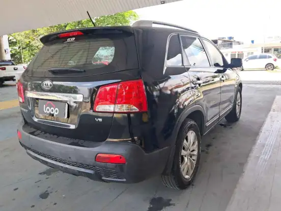 KIA-SORENTO-2011
