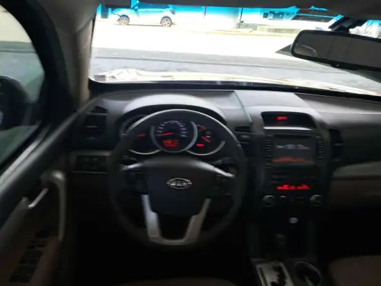 KIA-SORENTO-2011