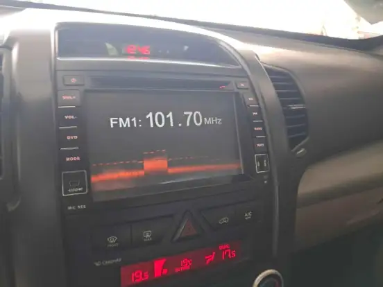 KIA-SORENTO-2011