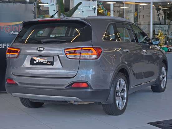 KIA-SORENTO-3.3 V6 GASOLINA EX 7L AUTOMATICO KIA-SORENTO-2017