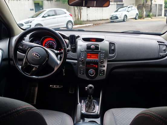 KIA-CERATO-2012